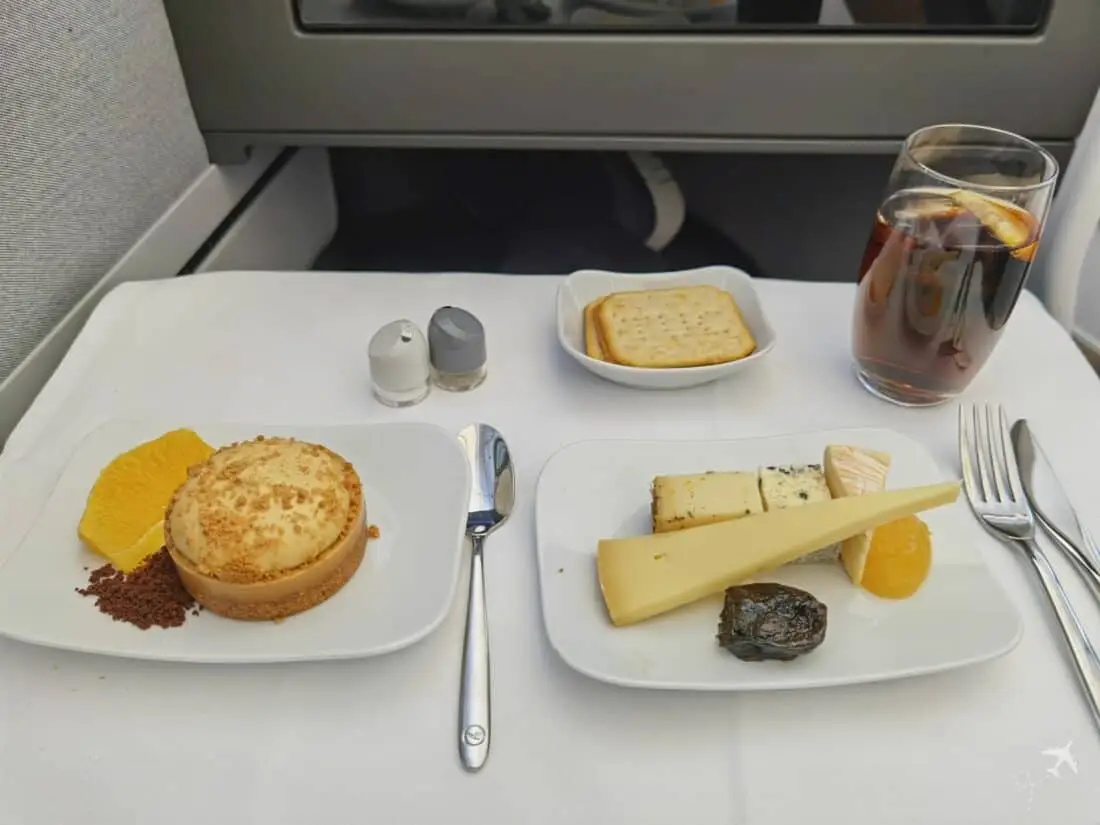 LH Biz MUC YYZ Desserts 1