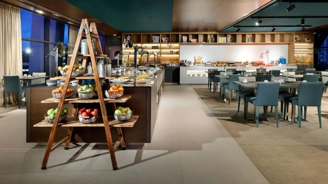 Hyatt Regency Barcelona Tower Azimut Dining.16x9