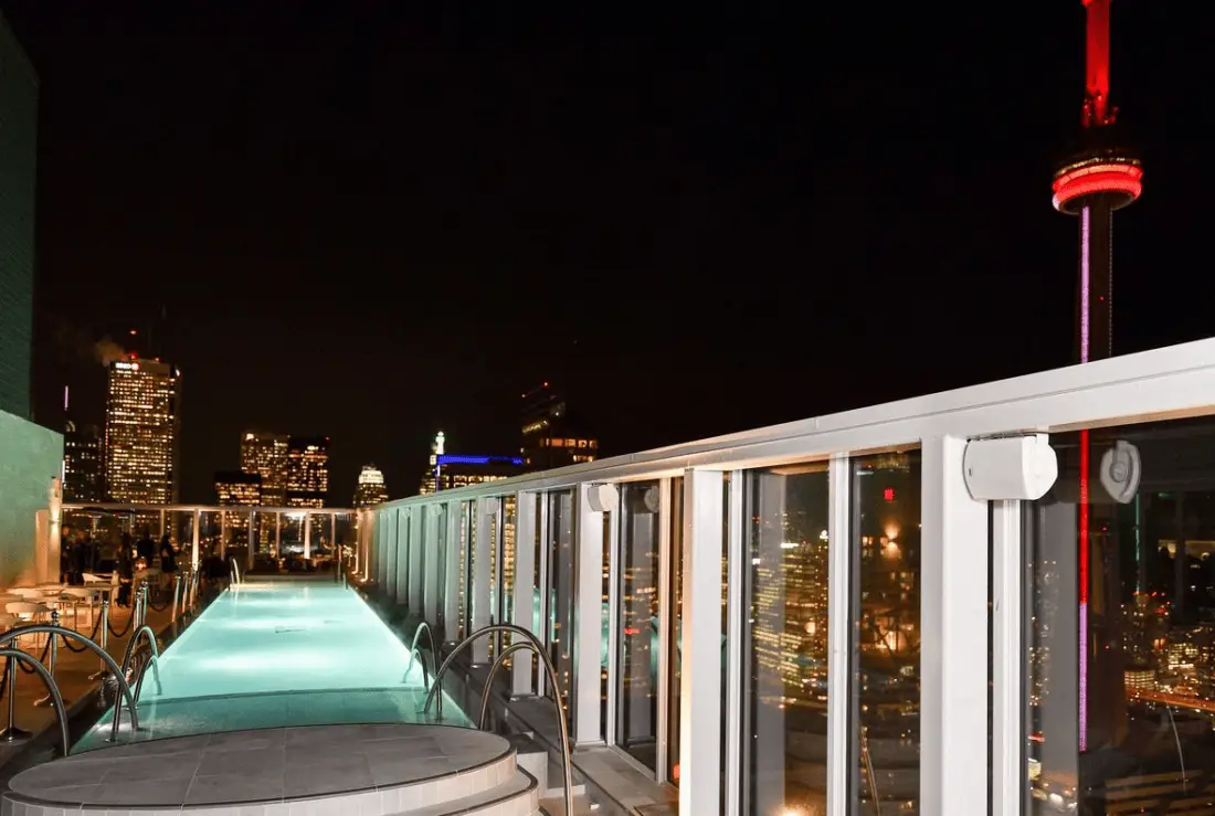 Bisha Toronto Outdoor Pool