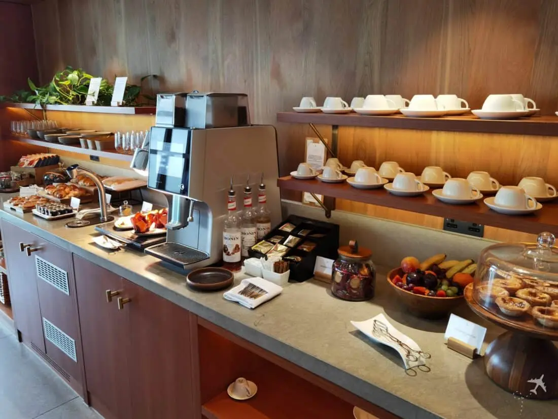 CX F Lounge LHR Pantry