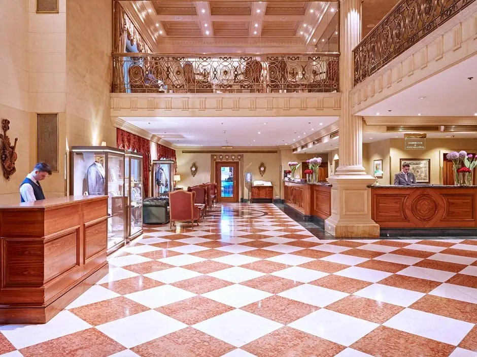 grand hotel may4374