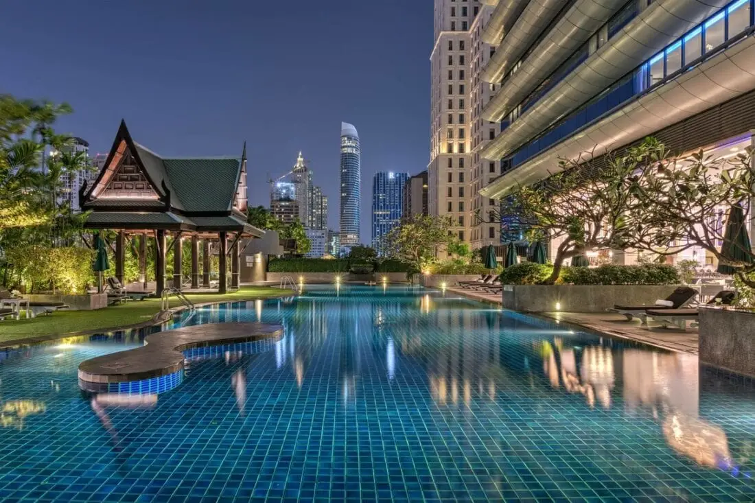 athenee bangkok swimming pool 1850 hor clsc