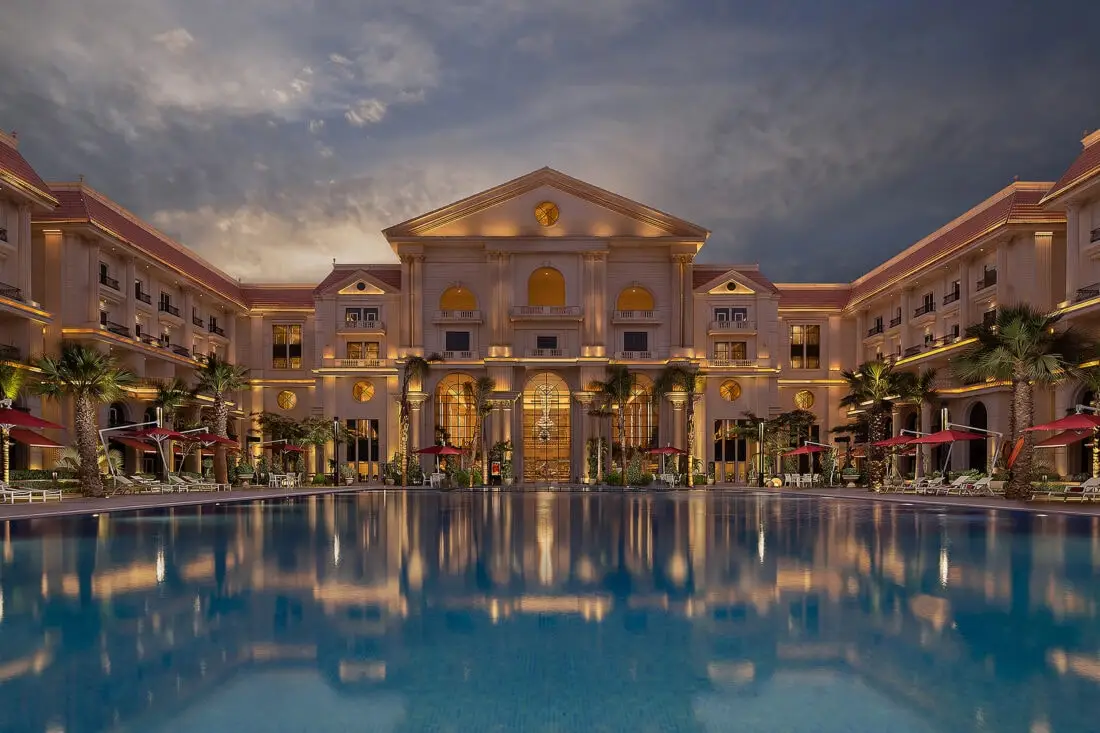 st regis almasa cairo pool