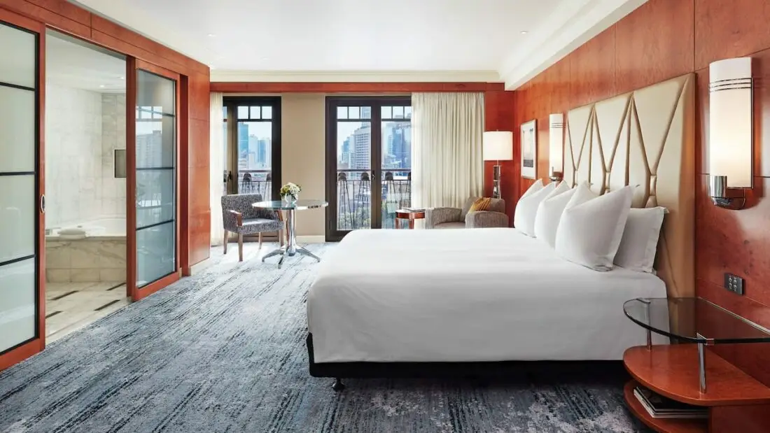 Park Hyatt Melbourne P426 One King Guestroom.16x9