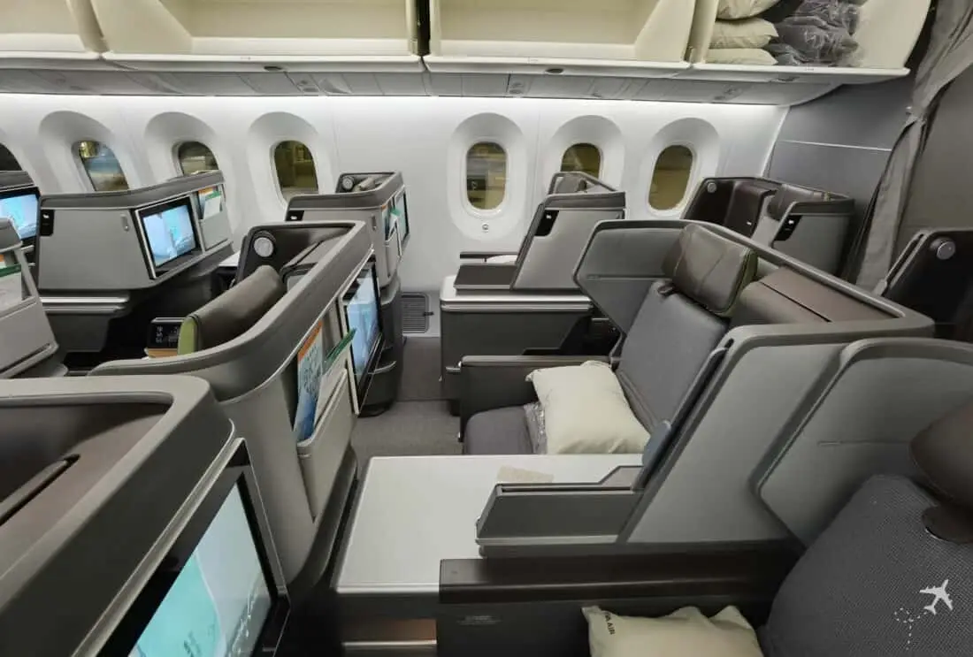 EVA Air Business TPE MUC mit Gepaeckfaechern