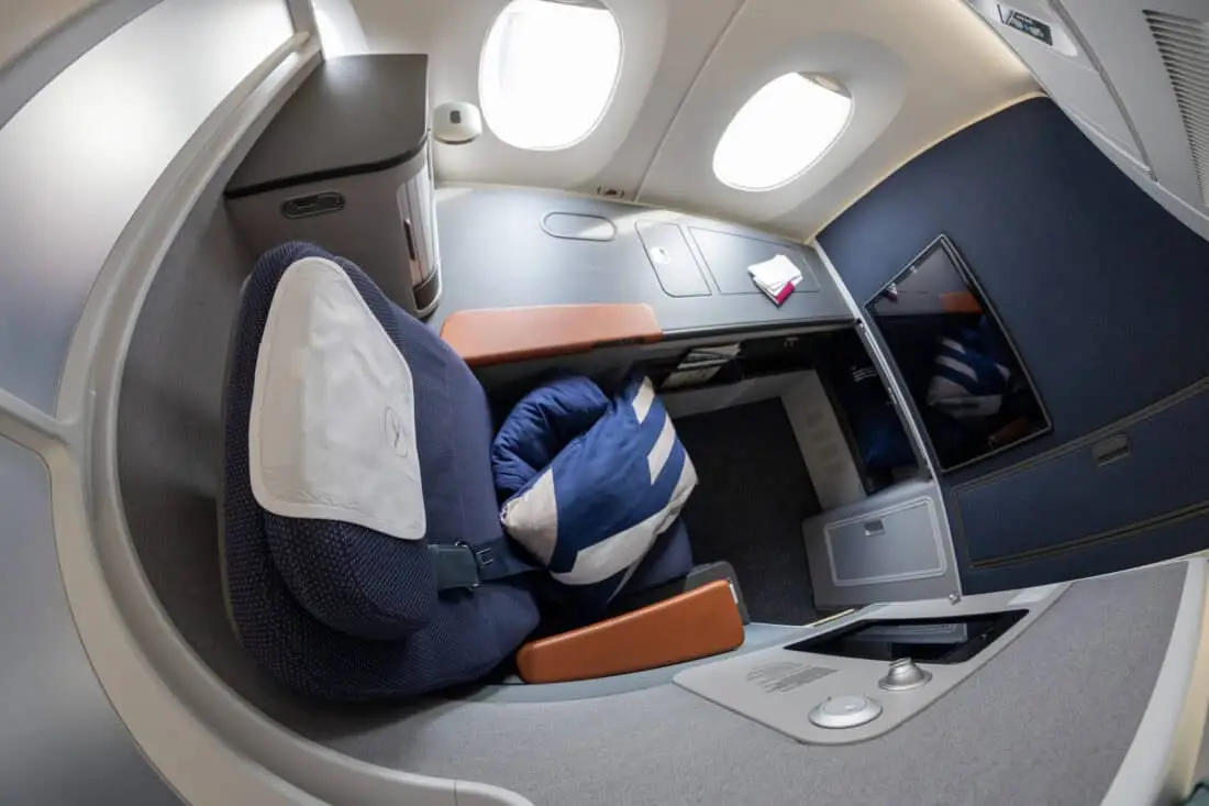 Lufthansa Allegris Business Suite Fenster 2A hinten