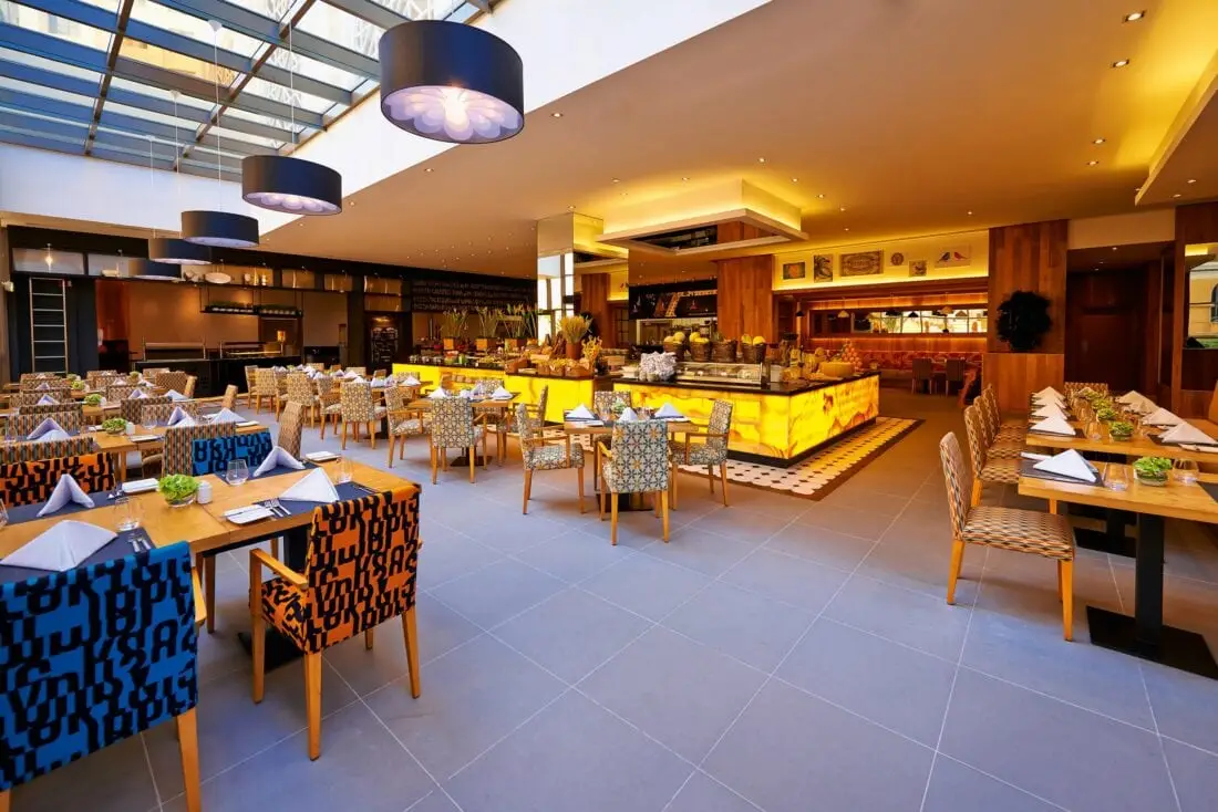 Mövenpick Dubai Jumeirah The Talk
