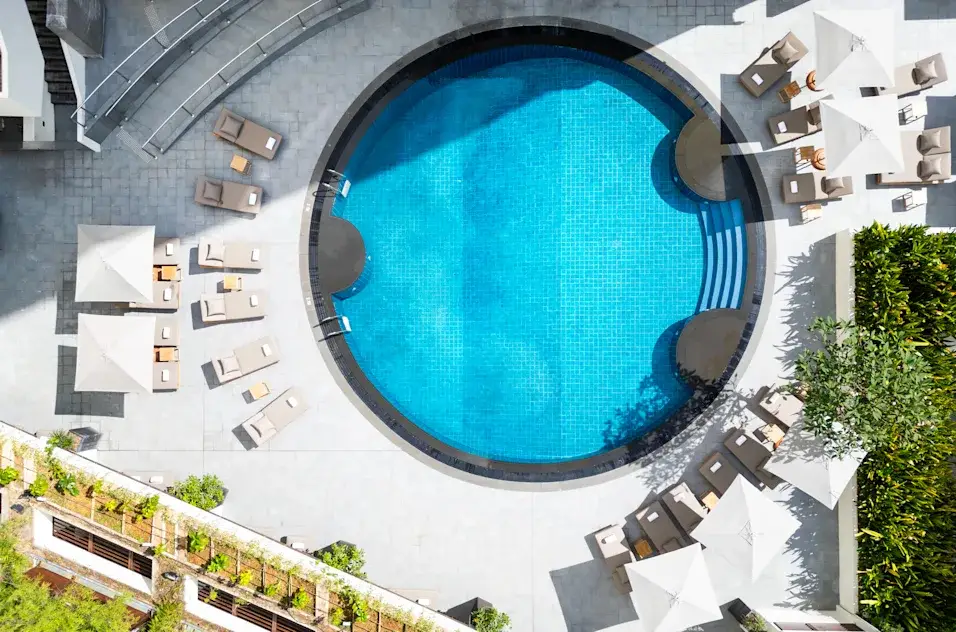 Conrad Singapore Orchard Pool 01 webp