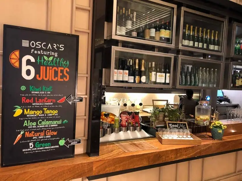 Conrad Singapore Fruehstueck Juices