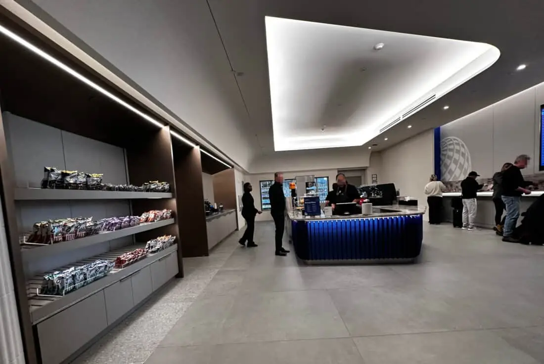 United Club Fly IAH innen 2