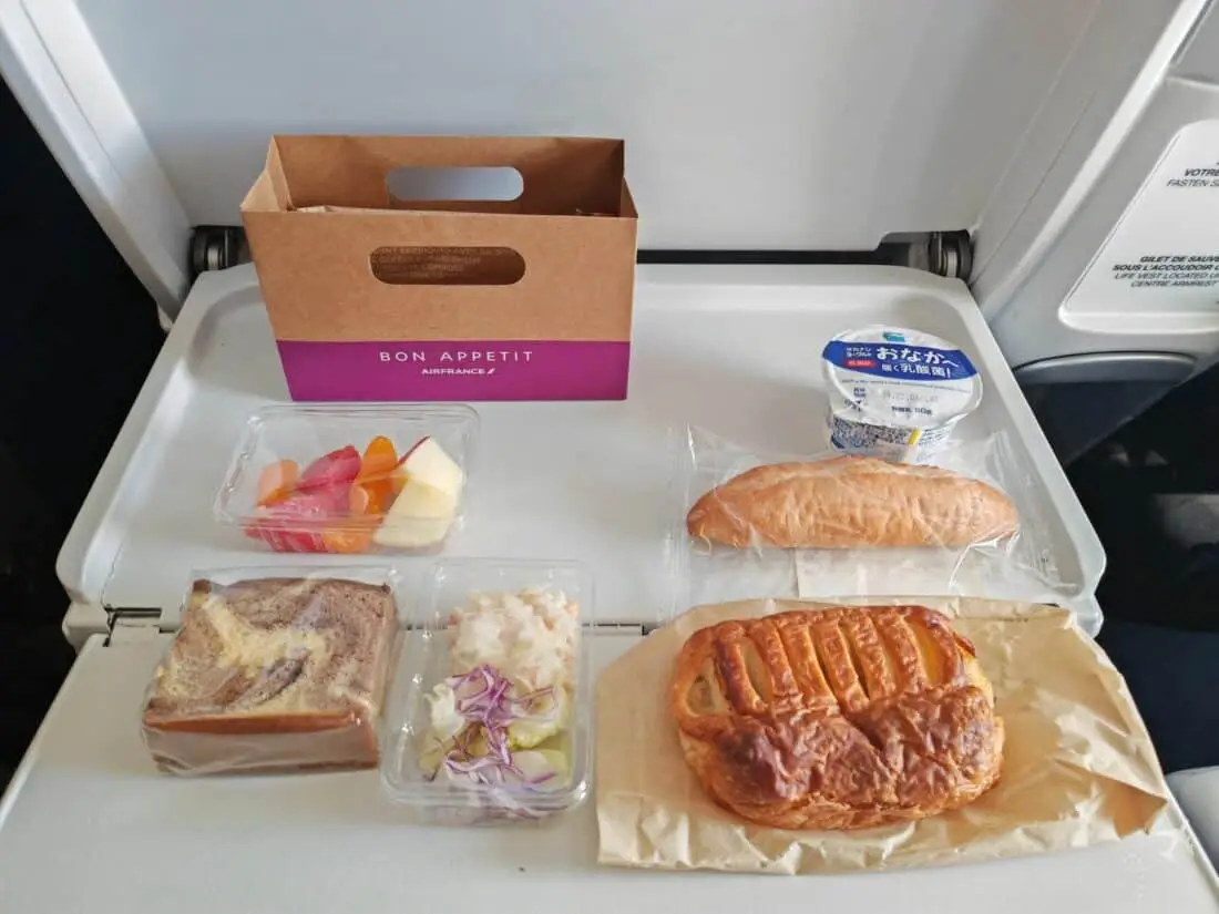 Air France Premium Eco B777 Pre Arrival Snack