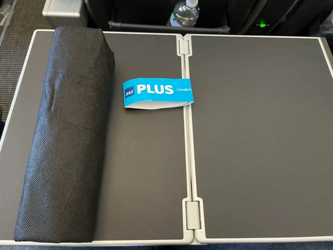 SAS Premium Economy LAX CPH Review Amenity Kit Zu