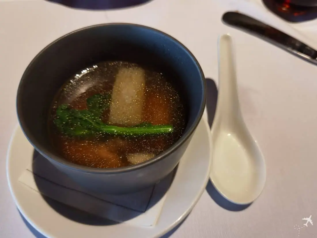 CX F Lounge The Pier HKG Suppe