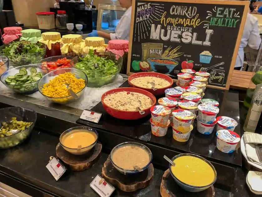 Conrad Singapore Fruehstueck Muesli