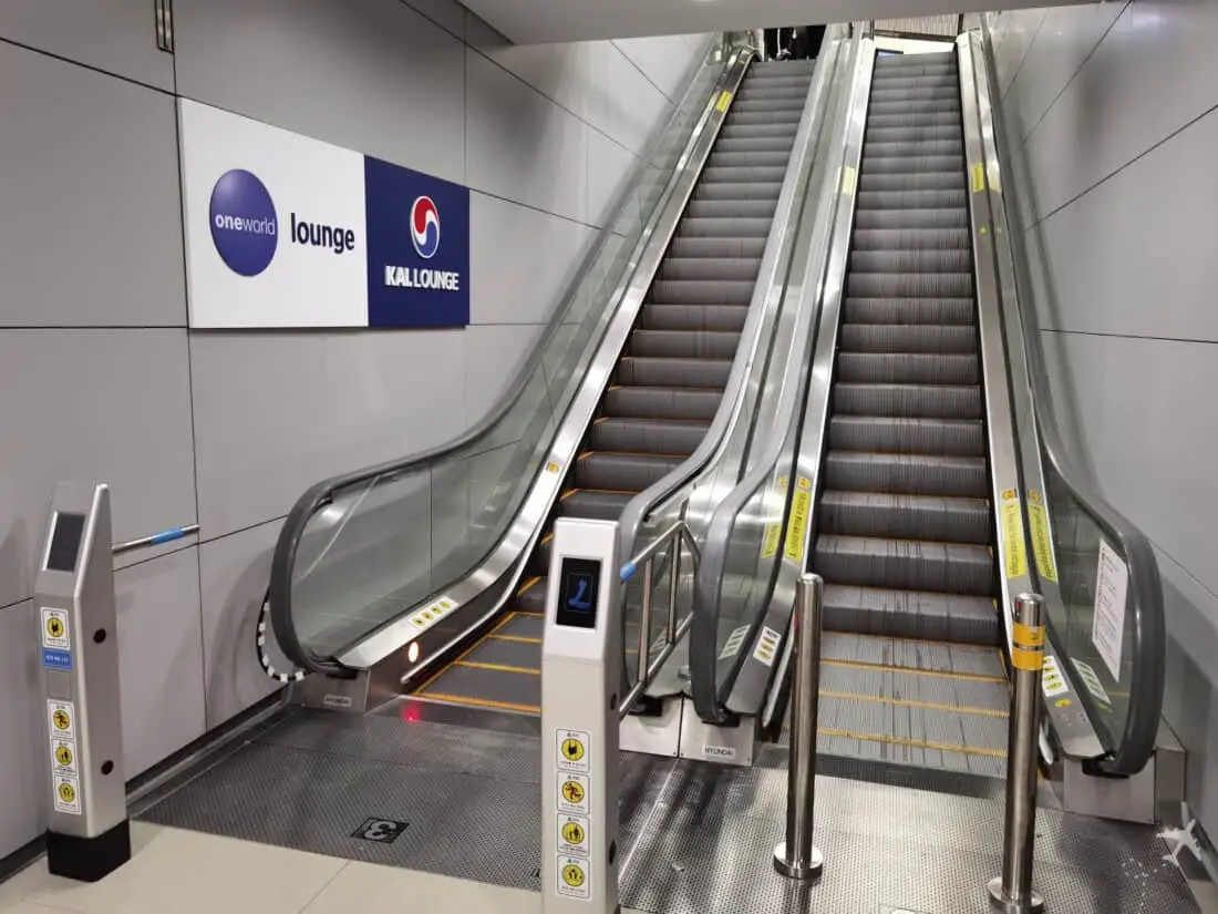 Oneworld Lounge ICN Rolltreppe 1