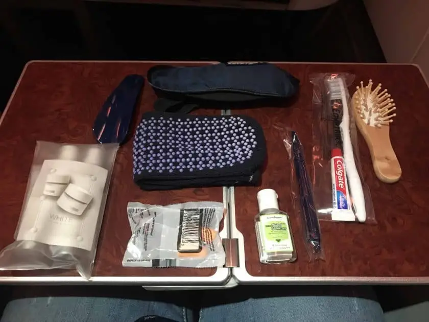 Bewertung EgyptAir Business Class A330 BKK CAI Amenity Kit 2