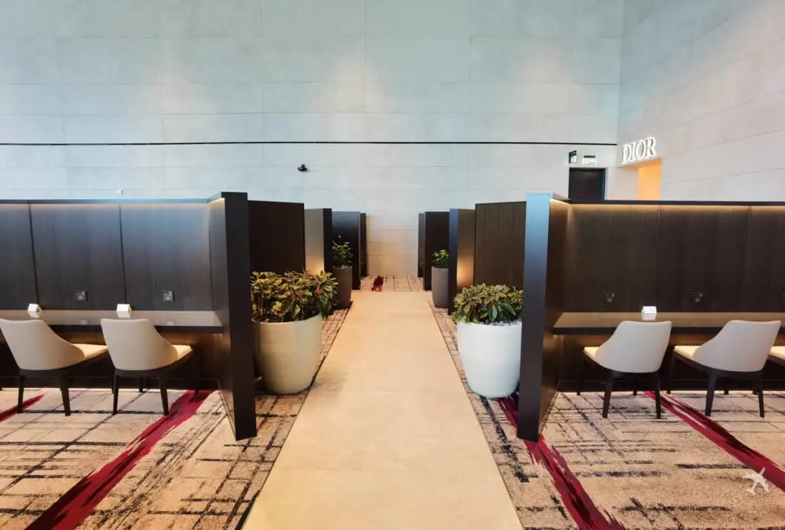 QR Al Mourjan Lounge DOH Garden Arbeitstisch
