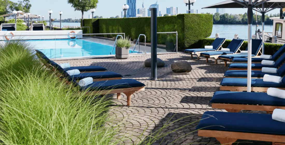 hiltonwien pool