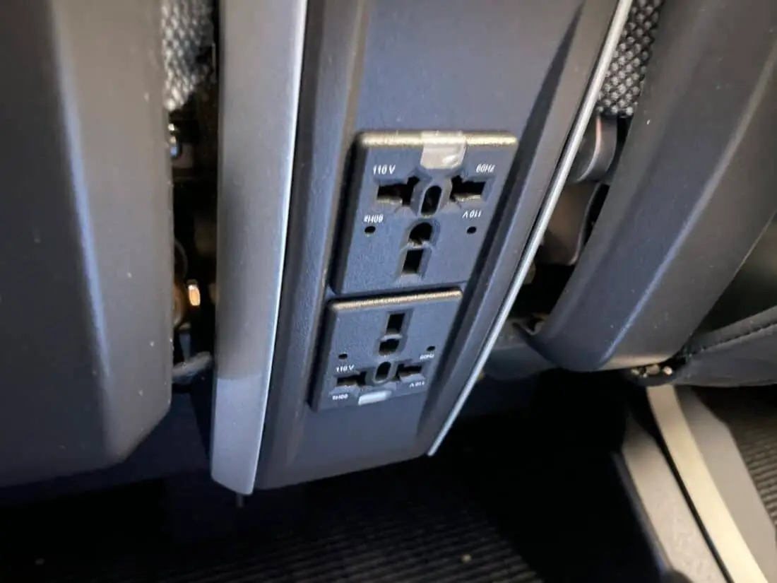 SAS Premium Economy LAX CPH Review Sitz Stromstecker 1