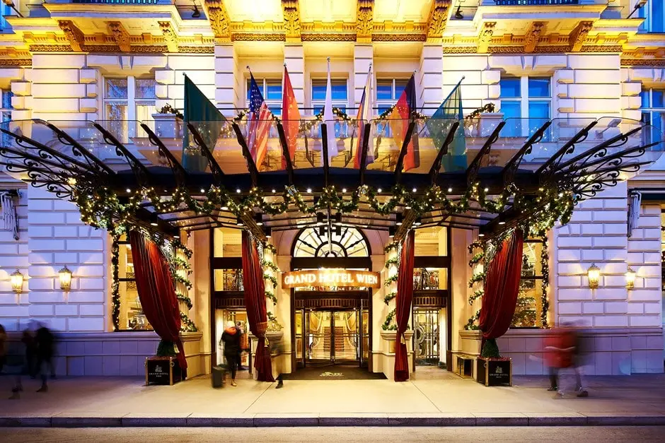 grand hotel wien fassade 2019