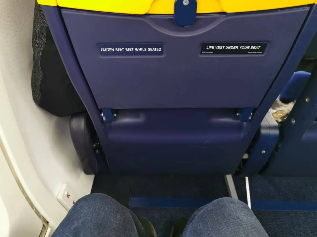FR Review HAM DUB Exit Row Sitzabstand