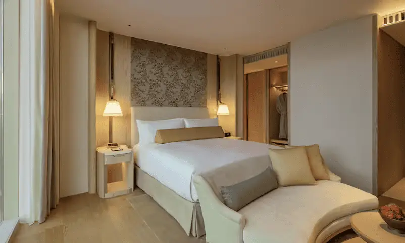 Waldorf Astoria Bangkok King Deluxe Room
