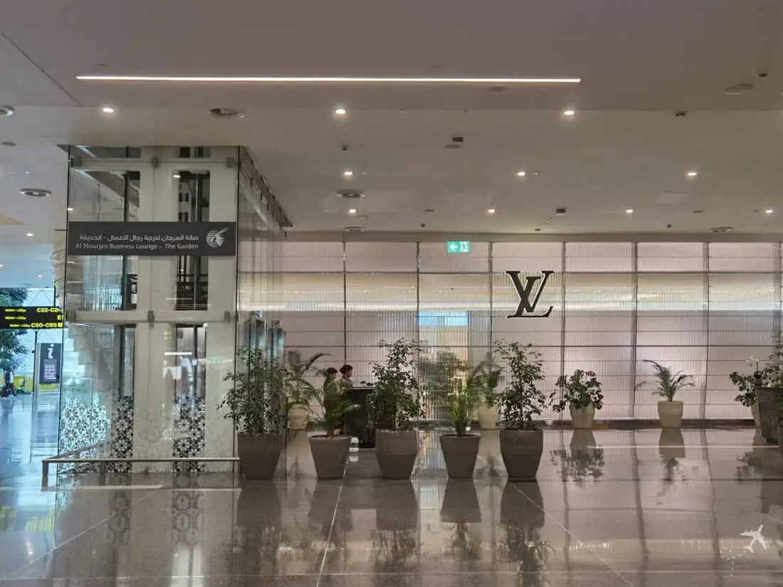 QR Al Mourjan Lounge DOH Garden Fahrstuehle Eingang