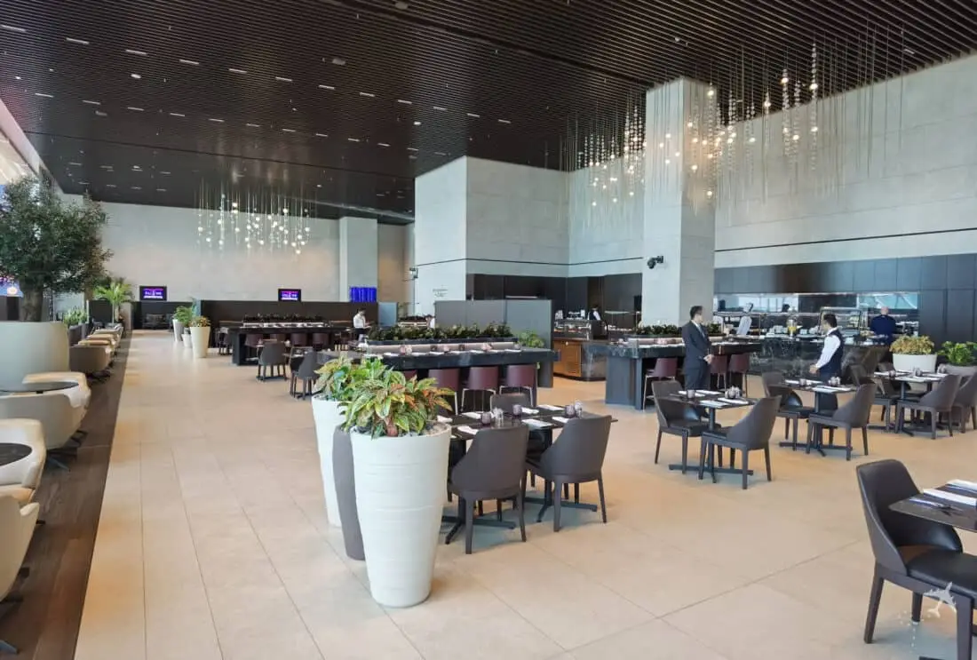 QR Al Mourjan Lounge DOH Garden Essensbereich 1