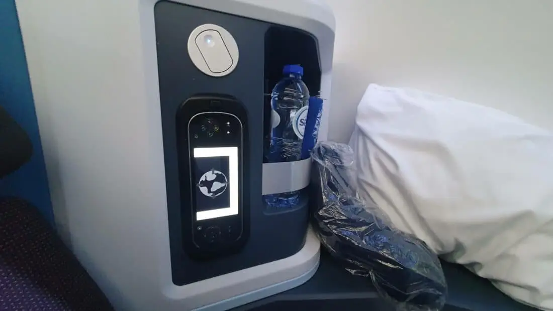 KLM fach mit Flasche business 787