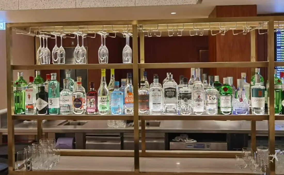 QF Lounge LHR Gin 1