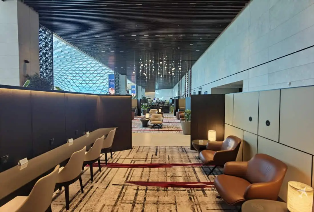 QR Al Mourjan Lounge DOH Garden Arbeitstische