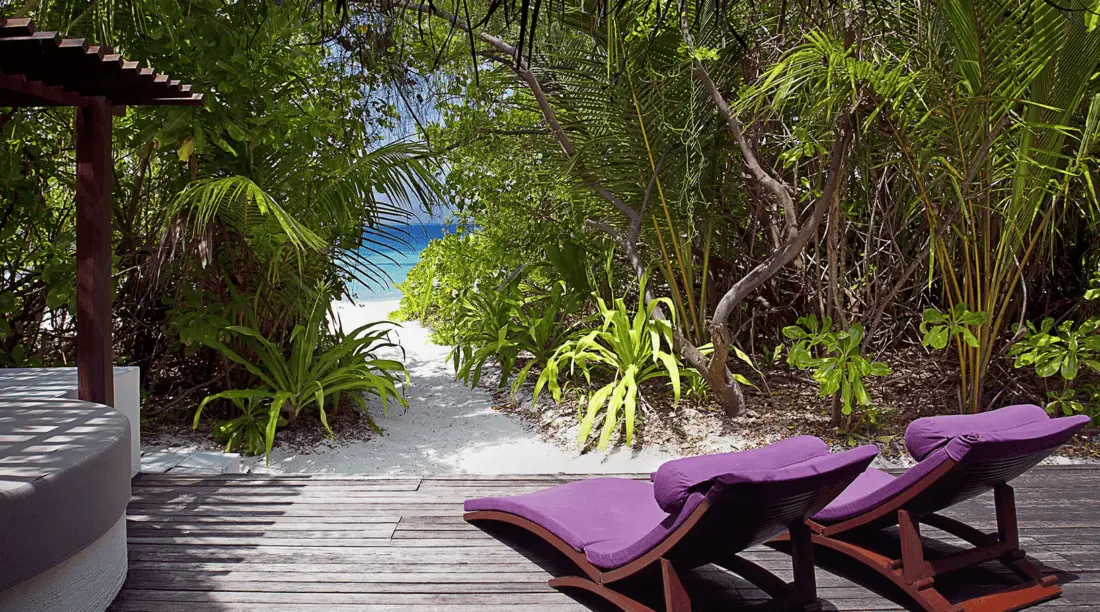 Coco Bodu Hithi Island Beach Access