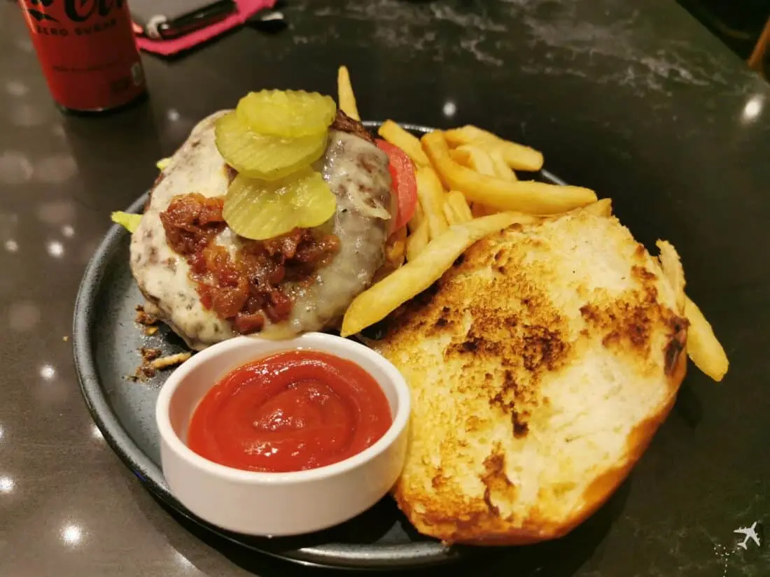 Soho Lounge JFK Burger