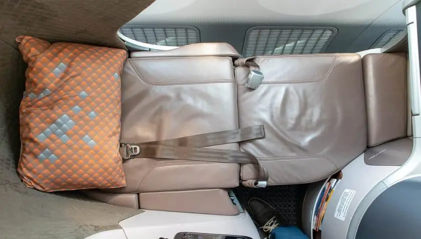 Singapore Airlines Boeing 787 10 Business Class Seat lie flat