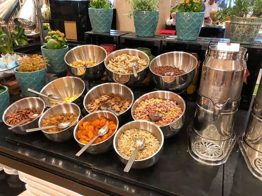 Conrad Singapore Fruehstueck Muesli 2