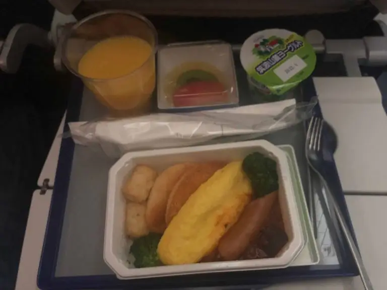 ANA Economy Bewertung Fruehstueck