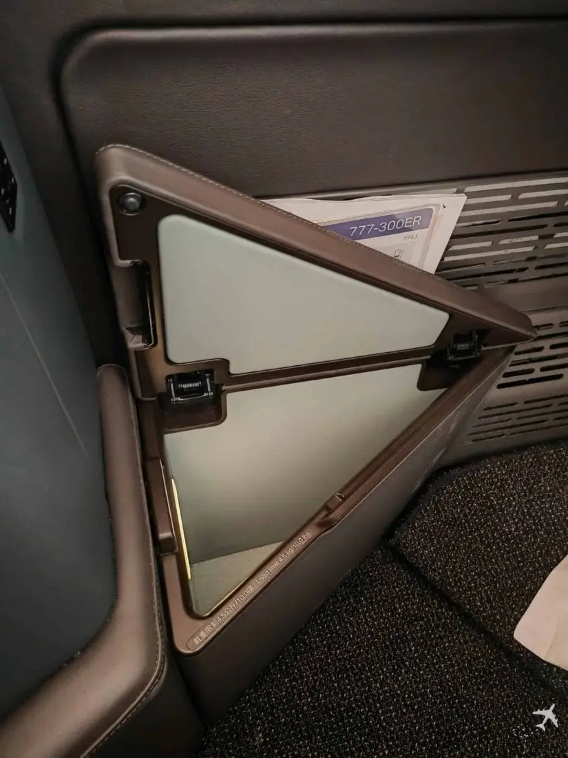 CX Aria Suite 777 Ablage Dreireck