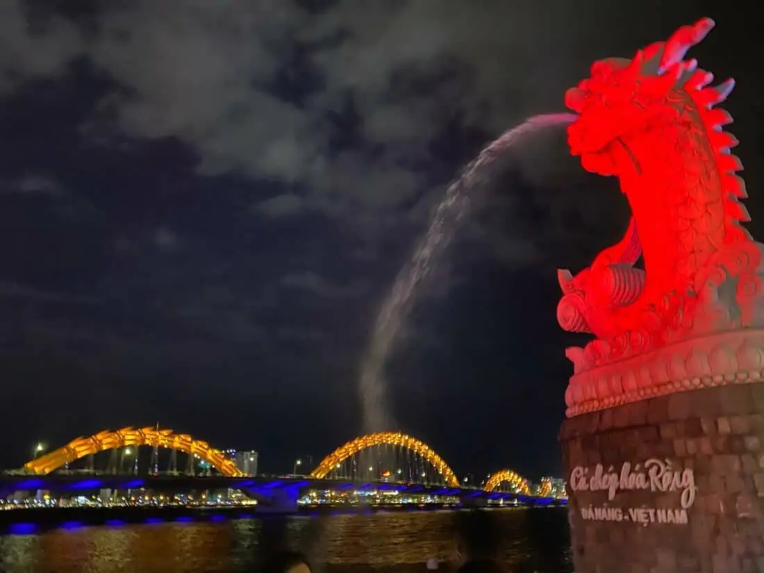 Da Nang Drachenbruecke Merlion