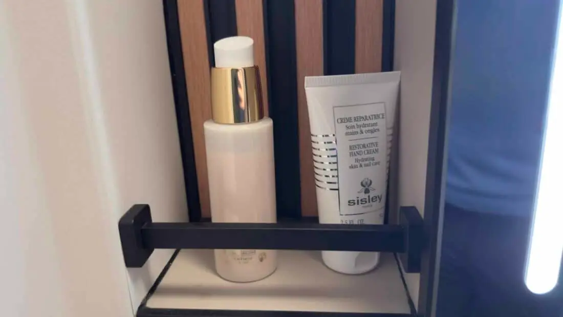 4D409CA9 8ECE 4368 8C54 DC89AB7514CC 1 201 a