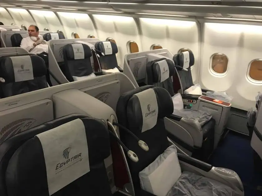 Bewertung EgyptAir Business Class A330 BKK CAI Die Kabine