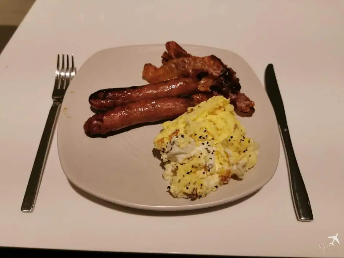 Star Alliance Lounge LAX Fruehstueck Teller