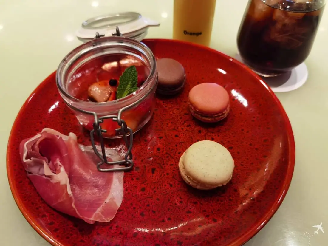 CX F Lounge The Pier HKG The Pantry Auswahl