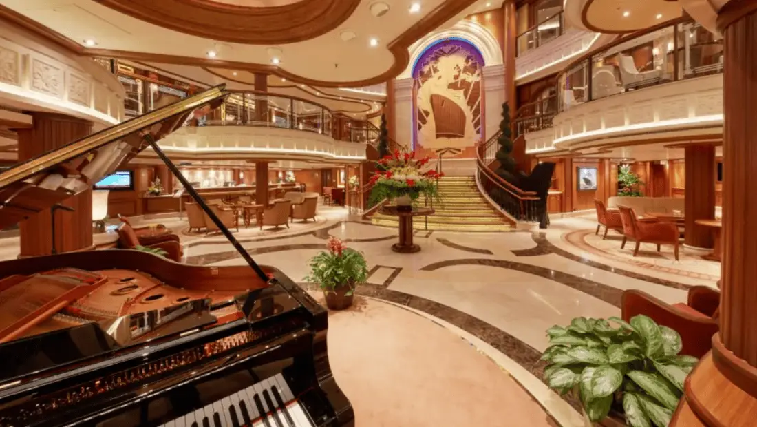lobby queen elizabeth