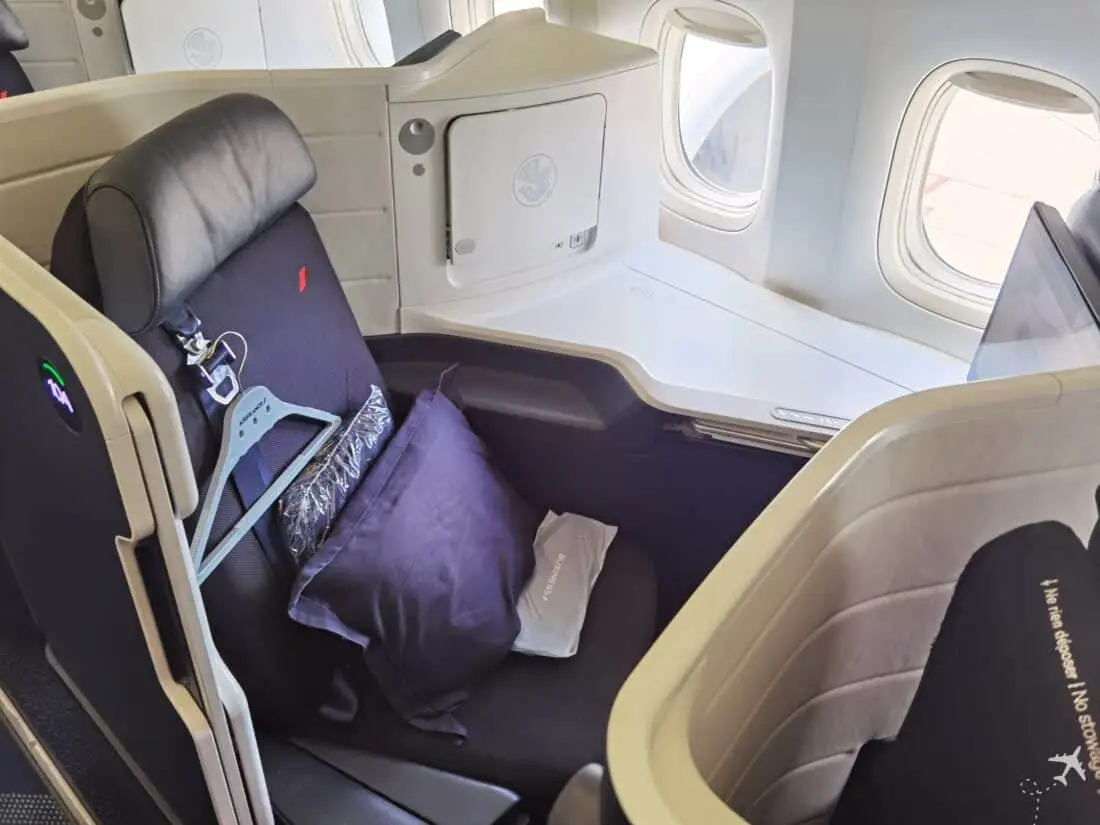 AF Business CDG ICN Sitz Fenster