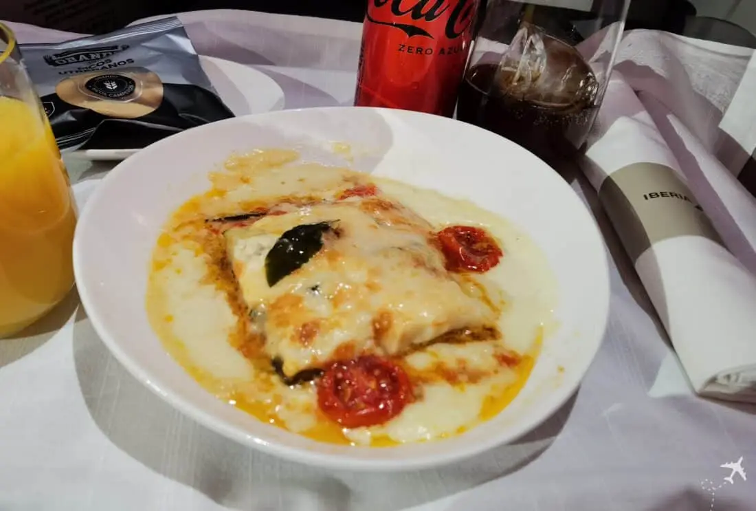 neue Iberia Business Class A350 pre landing snack