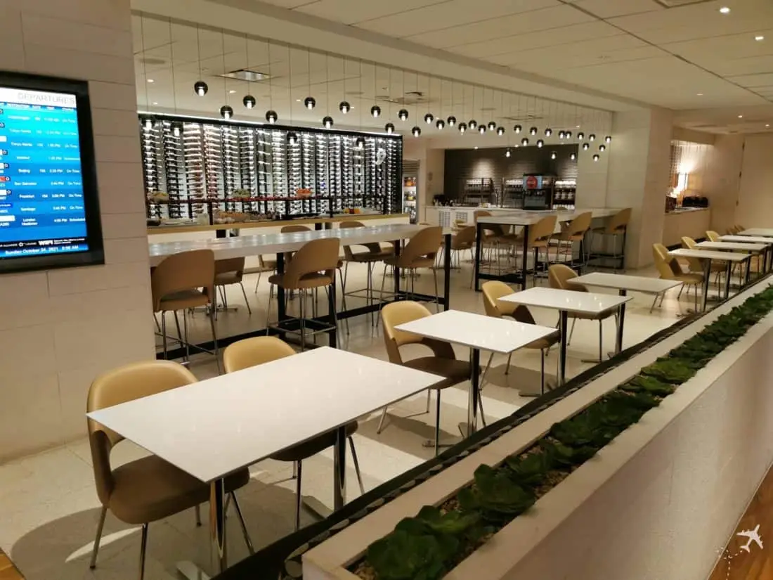 Star Alliance Lounge LAX Tische