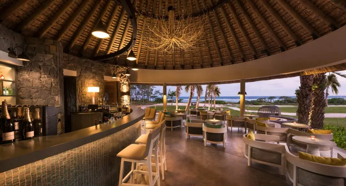 Anantara Mauritius sea fire salt bar 1920x1037
