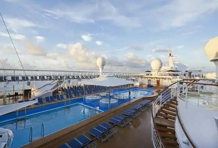 Norwegian Sun Pool