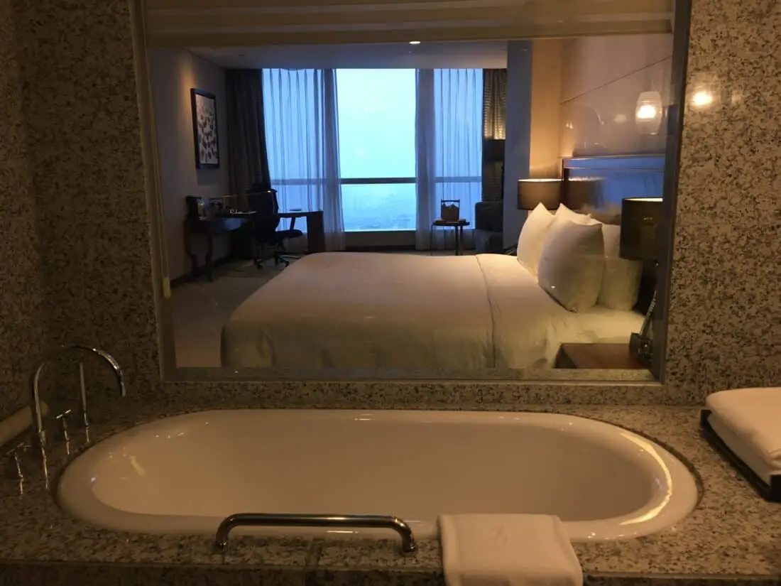 InterContinental Hanoi Deluxe Room Badewanne