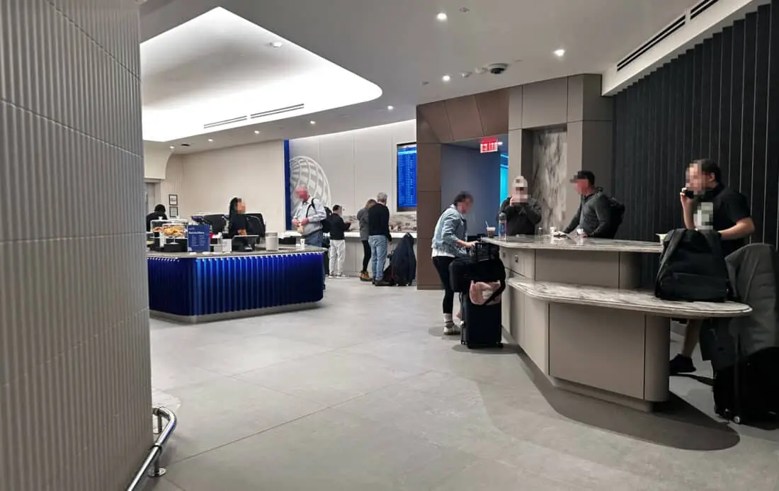 United Club Fly IAH Tisch